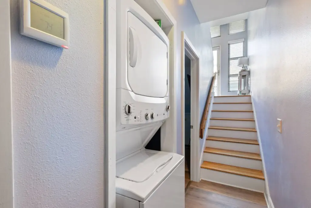 06e0a8b7 0372 4da2 b1c0 2c0a779b9334