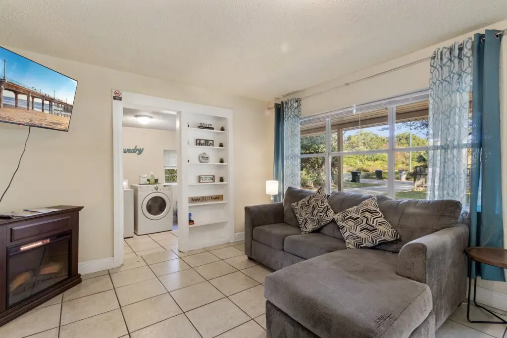 24d8b4e4 fcde 4348 abd6 5583bcfd3c93