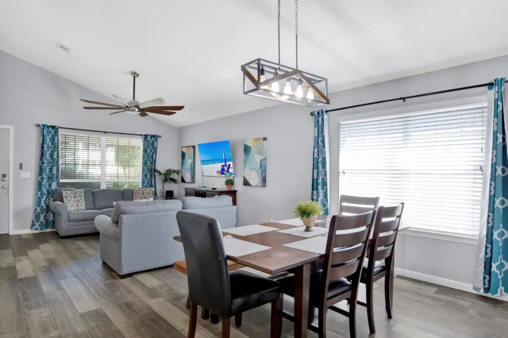 438756cf a4c4 4110 bdb3 e31d2a7d3845