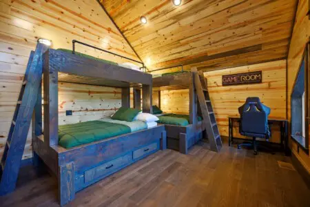 5f4463f8 b124 469c a3b4 cadcc661cff1