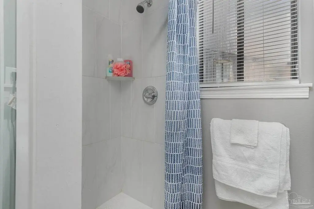 85621607 cb74 4271 985a 7d07b04e7349