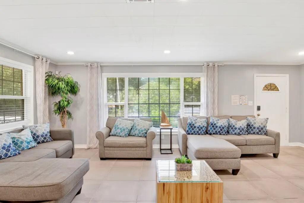 ae067909 c8cc 49fb bed2 63965dc23a83