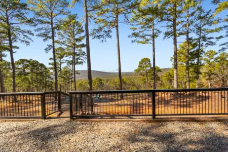 b687838d 4982 4f69 8e3b 98e43a497f8a