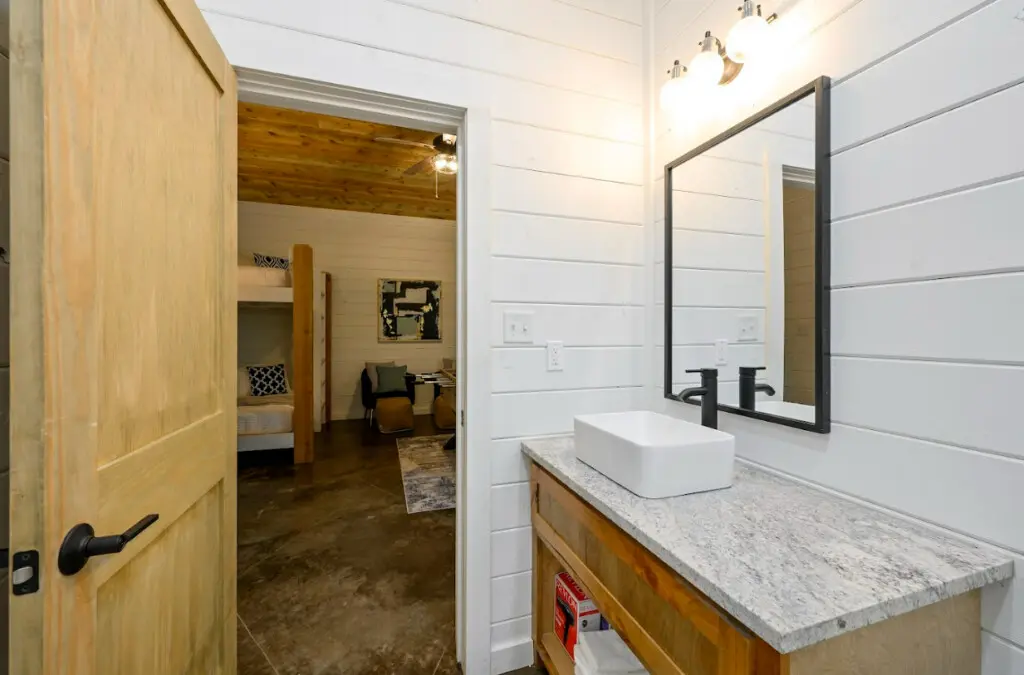 c3b36e1f f519 4c9e aa05 2c2ad43d92dc