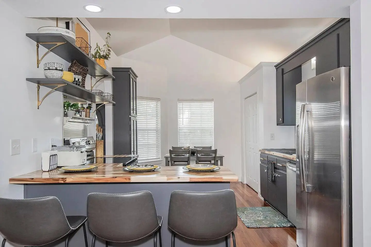 c9f6b27c ce9f 4543 ab84 2d848279553a