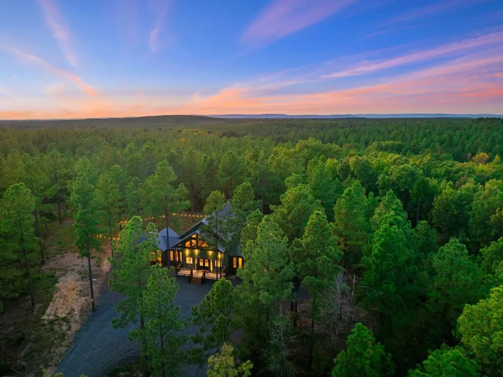 e8b9e39d 7d8f 4884 a738 9f7e4c93d3b5