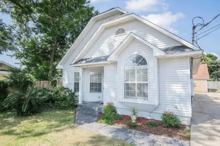 ea33e558 6764 43be 96ed c64e117872e7