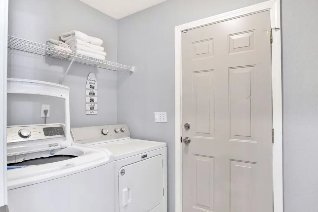 f605d8ce 9a51 4f8e 85a4 454683223a1a